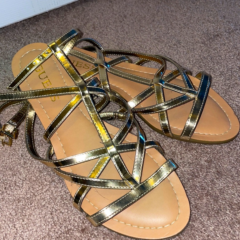 Guess flats